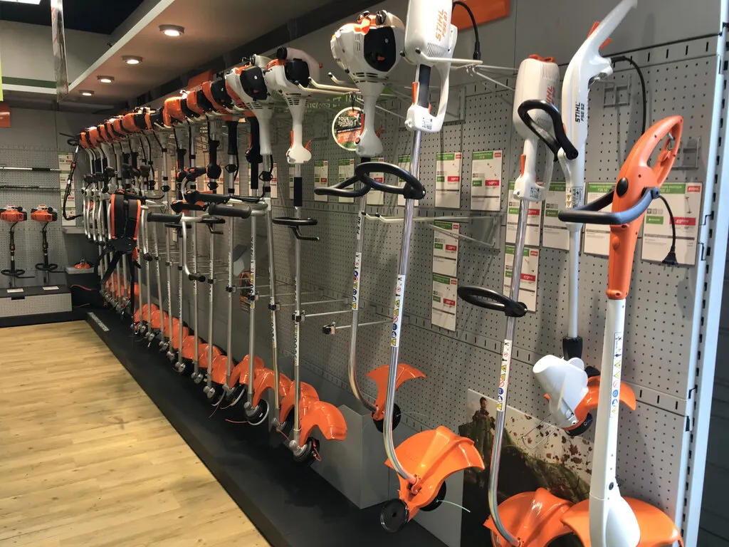 motoculture en sarthe des robots tondeuses adaptes a tous les jardins chez equip jardin le mans maville com