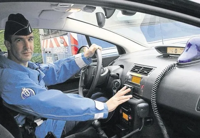 photo pendant les fêtes, les contrôles de vitesse et d’alcoolémie seront renforcés. « nous seront présents, à toute heure et par tous les temps », prévient le capitaine. &copy; ouest-france.
