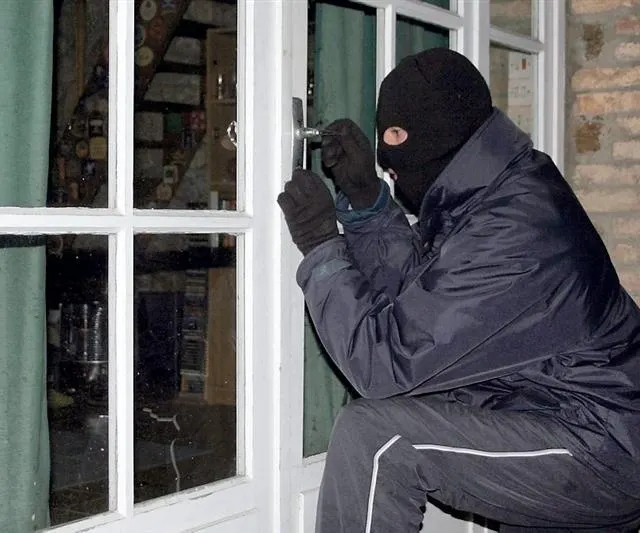 photo entre jeudi et hier, samedi, soir, les gendarmes ont dû intervenir sur une vingtaine de cambriolages commis dans des résidences principales à montfort-sur-meu. © jeanphilippe delisle - fotolia