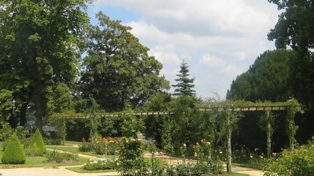 Intemperies En Mayenne Le Jardin De La Perrine Ferme Par Securite Laval Maville Com