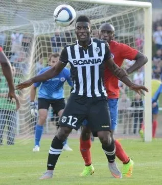Fait Divers Le Joueur D Angers Sco A T Il Secoue Son Bebe Sport Fait Divers Angers Maville Com