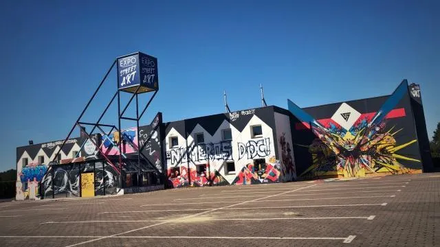 La Roche-sur-Yon. L'hôtel Formule 1, support de l'art ...