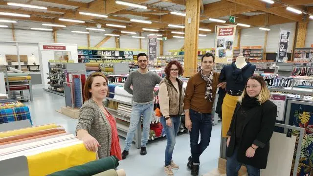 Magasin Tissu Saumur Commerce A Laval Mondial Tissus Mise Aussi Sur Les Ateliers Et La Confection Laval Maville Com