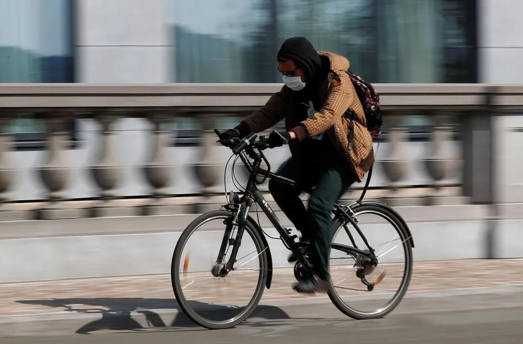 Cycliste Confinement Velo Interdit Gouvernement Vélo Pendant Le