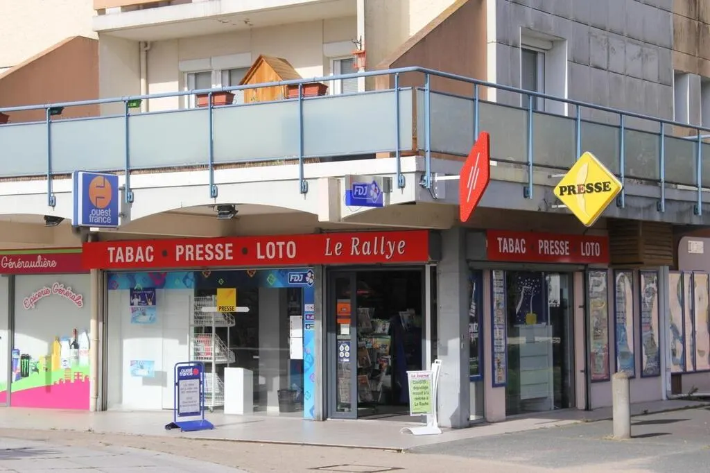 Bureaux De Tabac Presse Ou Journaux Et Magasins De Cigarettes Electroniques La Roche Sur Yon