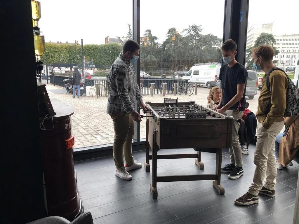 Fc Nantes Le Coiffeur Des Joueurs S Installe Carre Feydeau Sport Nantes Maville Com