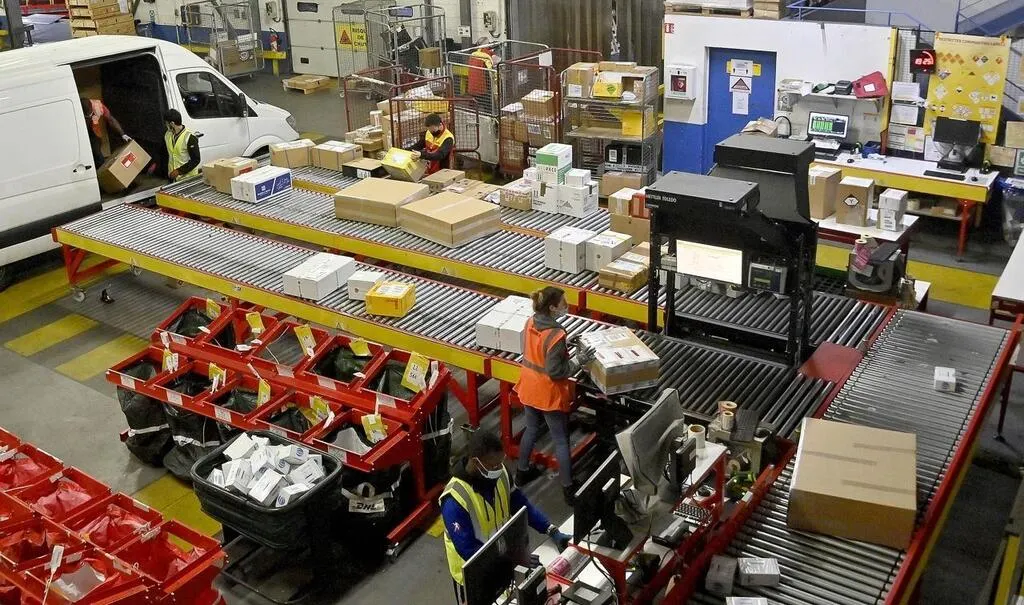 Nantes Pendant La Crise Sanitaire L Ascension Fulgurante De Dhl Grace Au E Commerce Nantes Maville Com