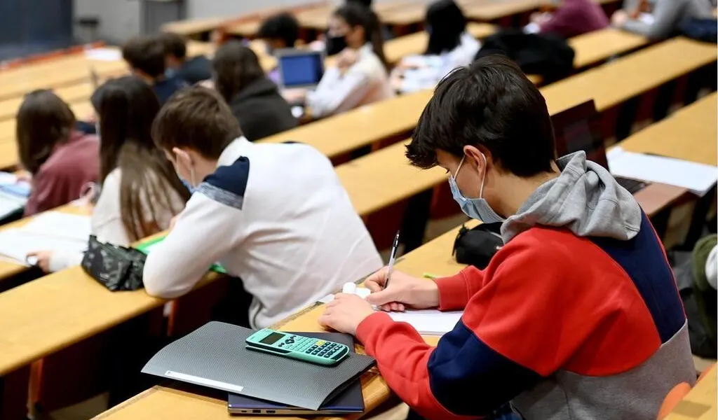 Les Etudiants Ont Jusqu Au 15 Mai Pour Faire Une Demande De Bourse Pour La Rentree 2021 La Roche Sur Yon Maville Com