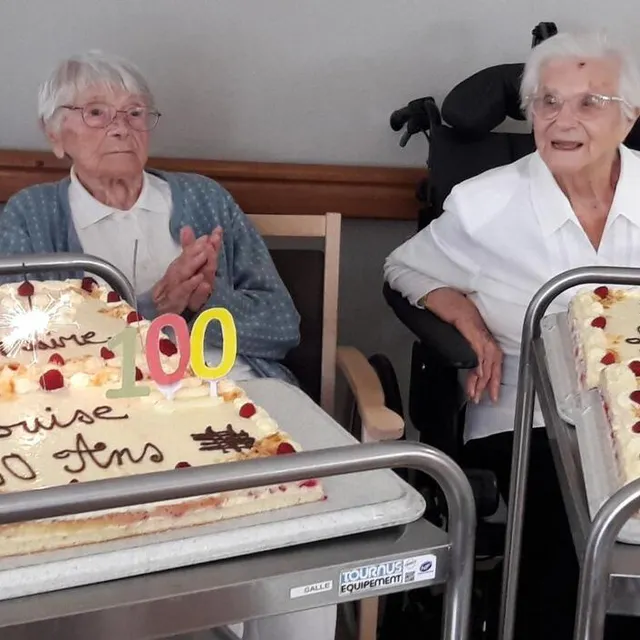 Plouaret De Beaux Gateaux Partages Avec Les Centenaires Saint Brieuc Maville Com