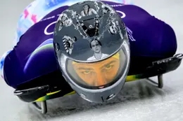 photo  le skeletoneur ukrainien vladyslav heraskevych a été l’une des images des jeux olympiques de milan cortina. 
