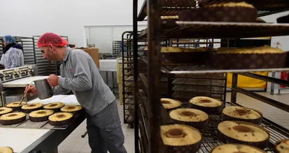 photo  à sainte-gemmes-sur-loire, le groupe bpa produit du pain et des pâtisseries pour les professionnels. 